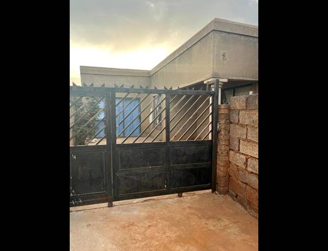 3 BEDROOM HOUSE FOR SALE IN BRAM FISCHERVILLE